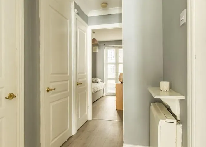 Modern Elegant With Free Parking