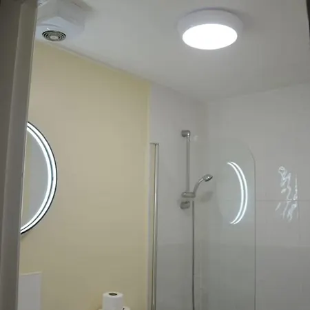 Apartment Modern Elegant With Free Parking *